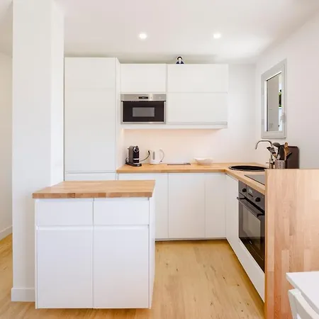 Hoedic, Dernier Etage Apartment