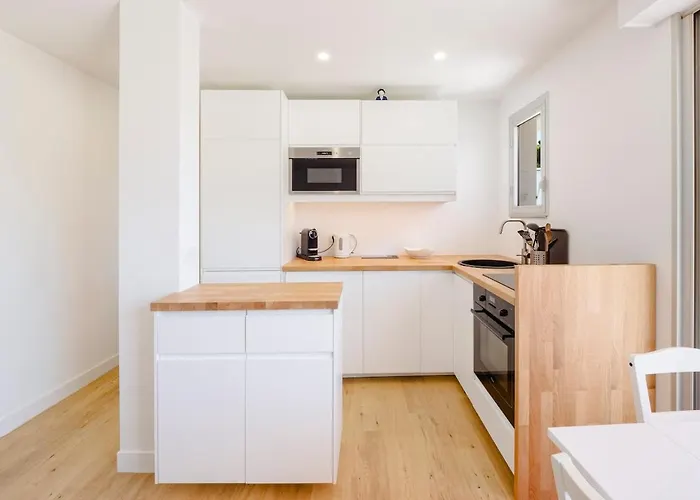 Hoedic, Dernier Etage Apartment