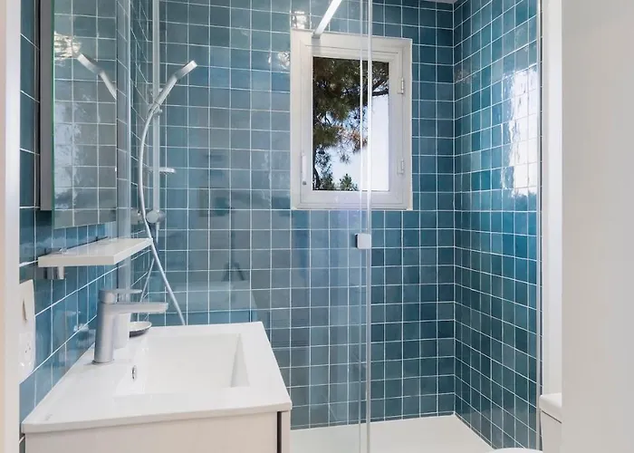 Hoedic, Dernier Etage Apartment